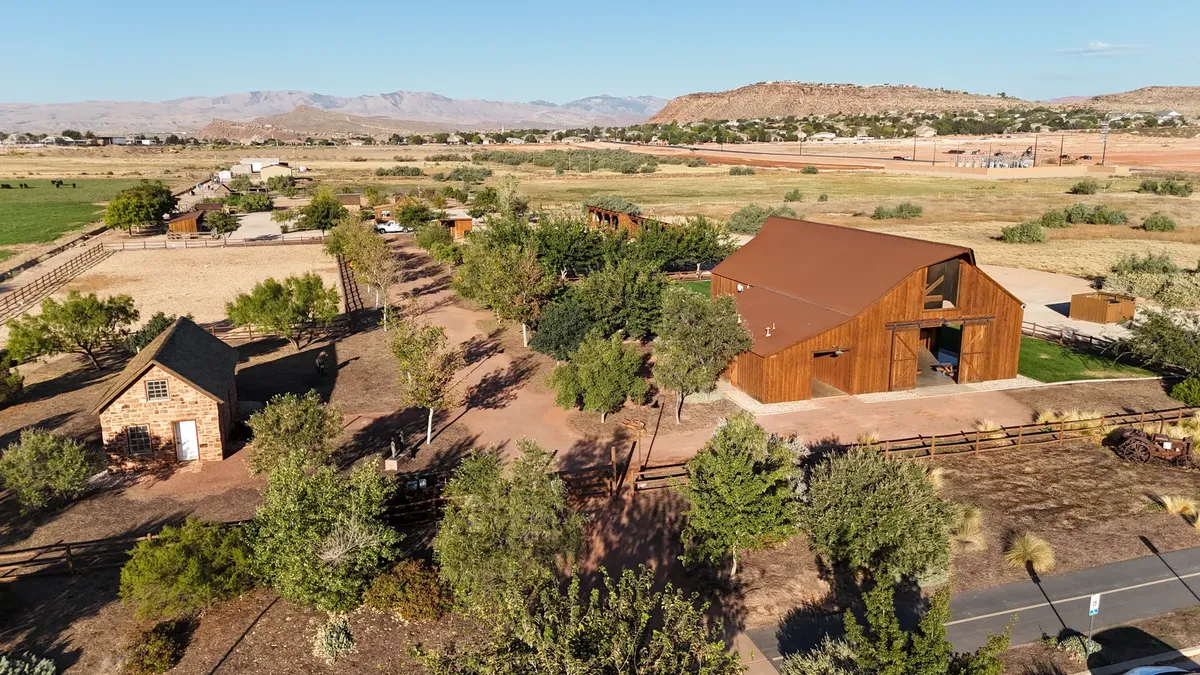 Photo session at Hela Seegmiller Historic Farm