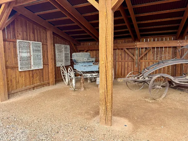 Photo session at Hela Seegmiller Historic Farm