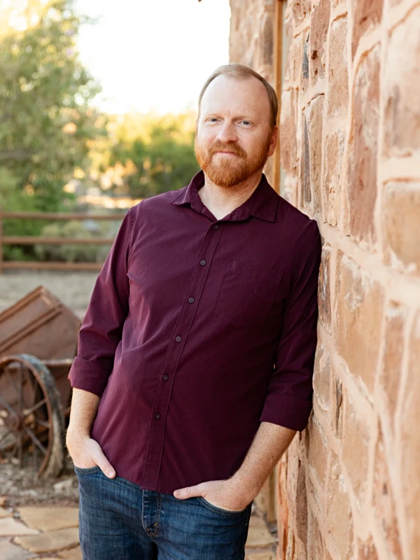 Family photo session at Hela Seegmiller Historical Farm