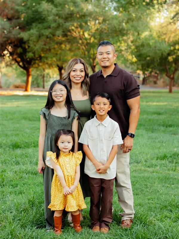Family photo session at Tonaquint Nature Center