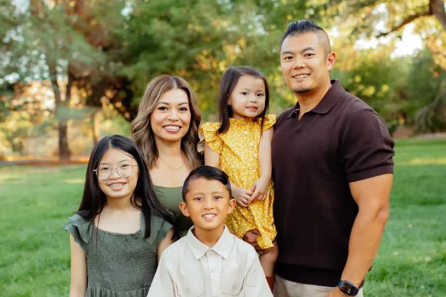 Family photo session at Tonaquint Nature Center in St. George, Utah